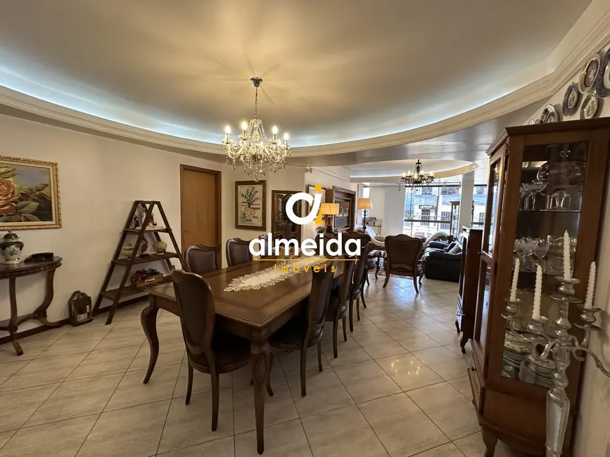 Foto 8 de Apartamento com 3 quartos à venda, 137m2 em Nossa Senhora de Lourdes, Santa Maria - RS