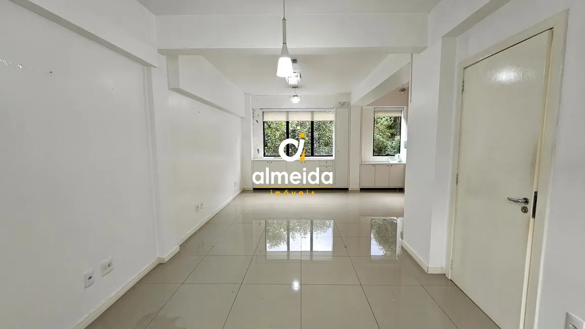 Sala Comercial com 2 quartos para alugar, 96m2 em Nossa Senhora das Dores, Santa Maria - RS - imagem 5 Foto 5 de Sala Comercial com 2 quartos para alugar, 96m2 em Nossa Senhora das Dores, Santa Maria - RS
