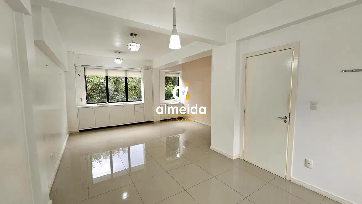 Sala Comercial com 2 quartos para alugar, 96m2 em Nossa Senhora das Dores, Santa Maria - RS - imagem 6 Foto 6 de Sala Comercial com 2 quartos para alugar, 96m2 em Nossa Senhora das Dores, Santa Maria - RS