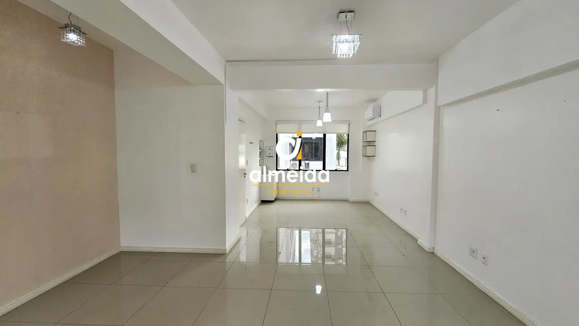 Sala Comercial com 2 quartos para alugar, 96m2 em Nossa Senhora das Dores, Santa Maria - RS - imagem 8 Foto 8 de Sala Comercial com 2 quartos para alugar, 96m2 em Nossa Senhora das Dores, Santa Maria - RS