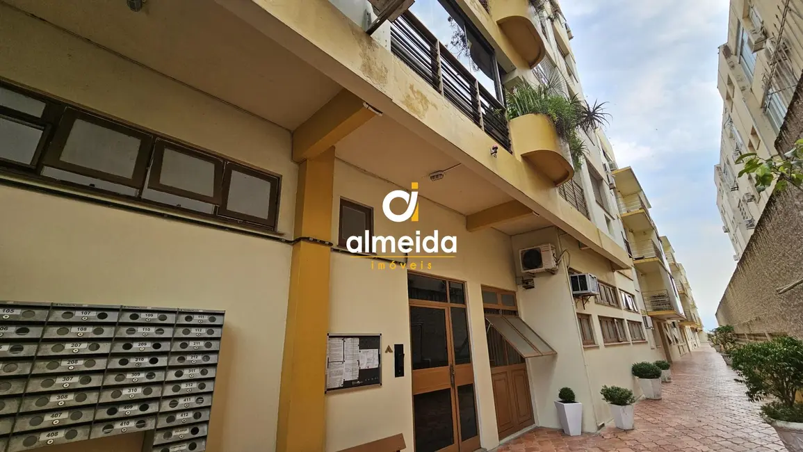 Foto 2 de Apartamento com 2 quartos à venda, 90m2 em Centro, Santa Maria - RS