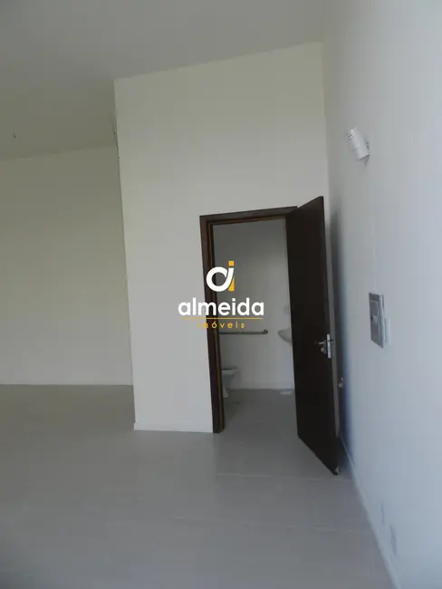 Sala Comercial à venda, 67m2 em Nossa Senhora de Lourdes, Santa Maria - RS - imagem 6 Foto 6 de Sala Comercial à venda, 67m2 em Nossa Senhora de Lourdes, Santa Maria - RS