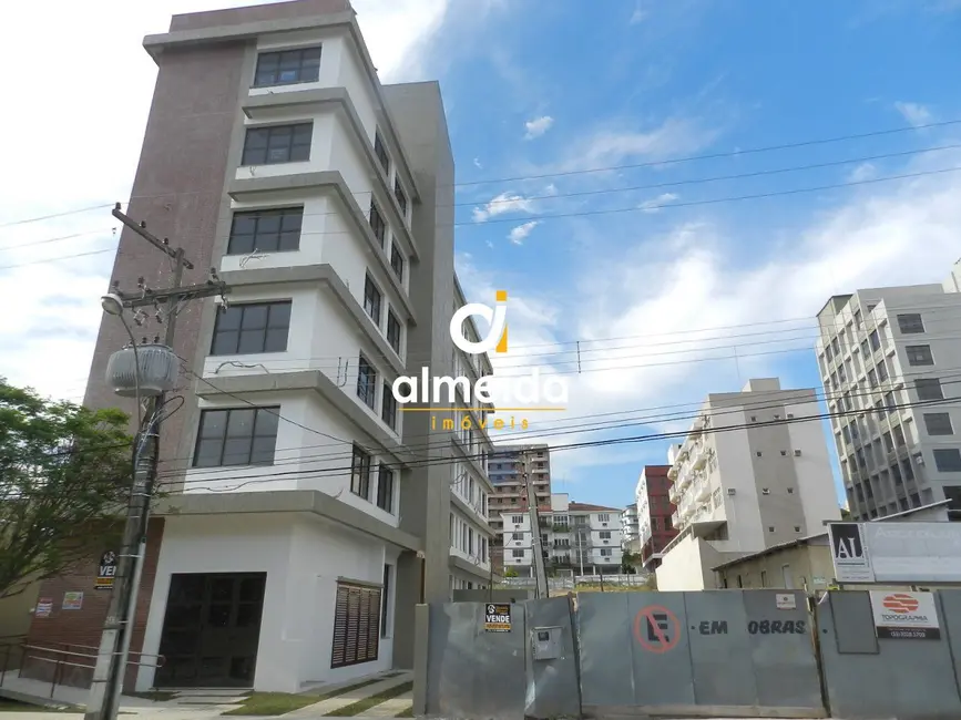 Foto 2 de Sala Comercial com 1 quarto à venda, 68m2 em Nossa Senhora de Lourdes, Santa Maria - RS