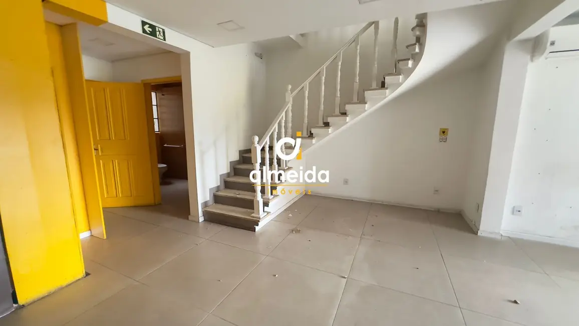 Sala Comercial com 3 quartos para alugar, 296m2 em Centro, Santa Maria - RS - imagem 5 Foto 5 de Sala Comercial com 3 quartos para alugar, 296m2 em Centro, Santa Maria - RS