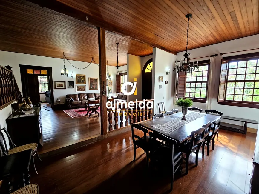 Casa com 5 quartos para alugar, 600m2 em Nossa Senhora de Lourdes, Santa Maria - RS - imagem 6 Foto 6 de Casa com 5 quartos para alugar, 600m2 em Nossa Senhora de Lourdes, Santa Maria - RS