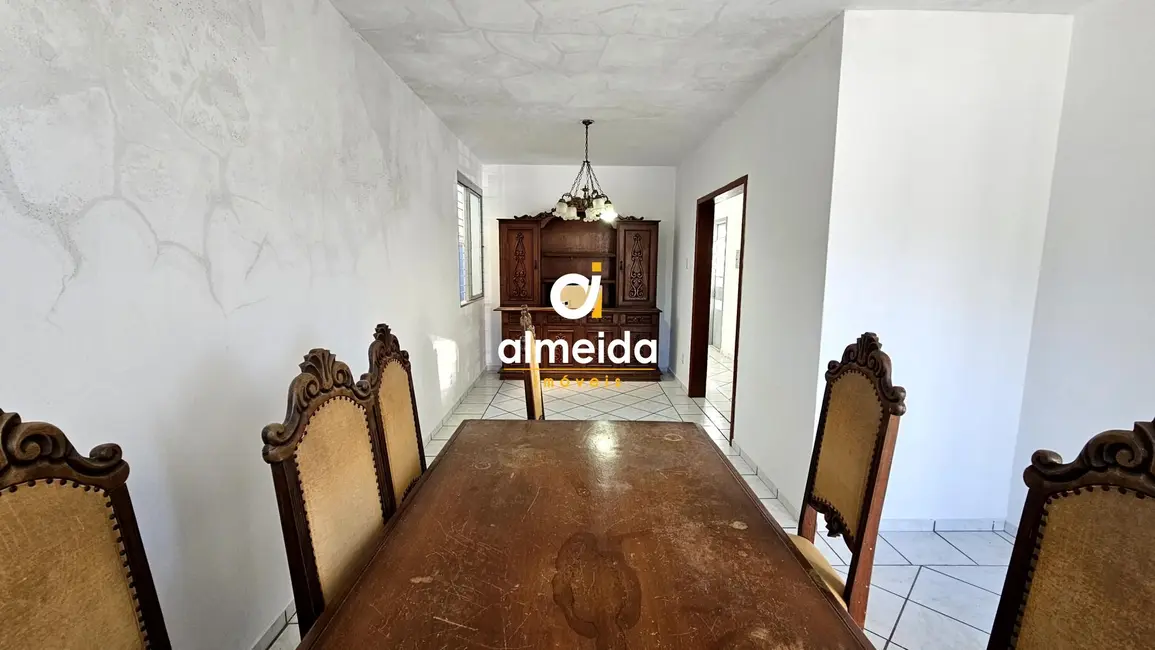 Casa com 3 quartos à venda, 250m2 em Nossa Senhora de Lourdes, Santa Maria - RS - imagem 5 Foto 5 de Casa com 3 quartos à venda, 250m2 em Nossa Senhora de Lourdes, Santa Maria - RS