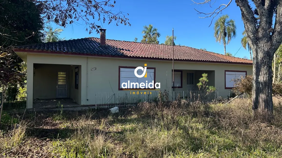 Casa com 2 quartos à venda, 150m2 em Centro, Itaara - RS - imagem 3 Foto 3 de Casa com 2 quartos à venda, 150m2 em Centro, Itaara - RS
