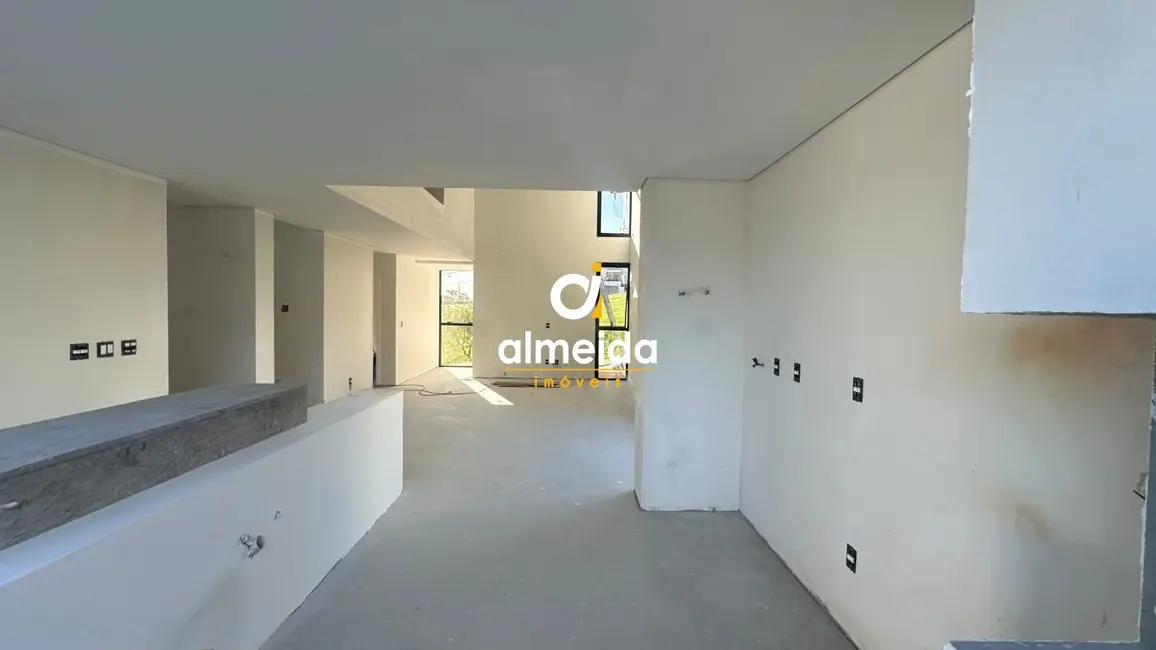 Casa com 3 quartos à venda, 290m2 em Tomazetti, Santa Maria - RS - imagem 8 Foto 8 de Casa com 3 quartos à venda, 290m2 em Tomazetti, Santa Maria - RS