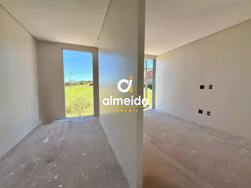 Casa com 3 quartos à venda, 290m2 em Tomazetti, Santa Maria - RS - imagem 8 Foto 8 de Casa com 3 quartos à venda, 290m2 em Tomazetti, Santa Maria - RS