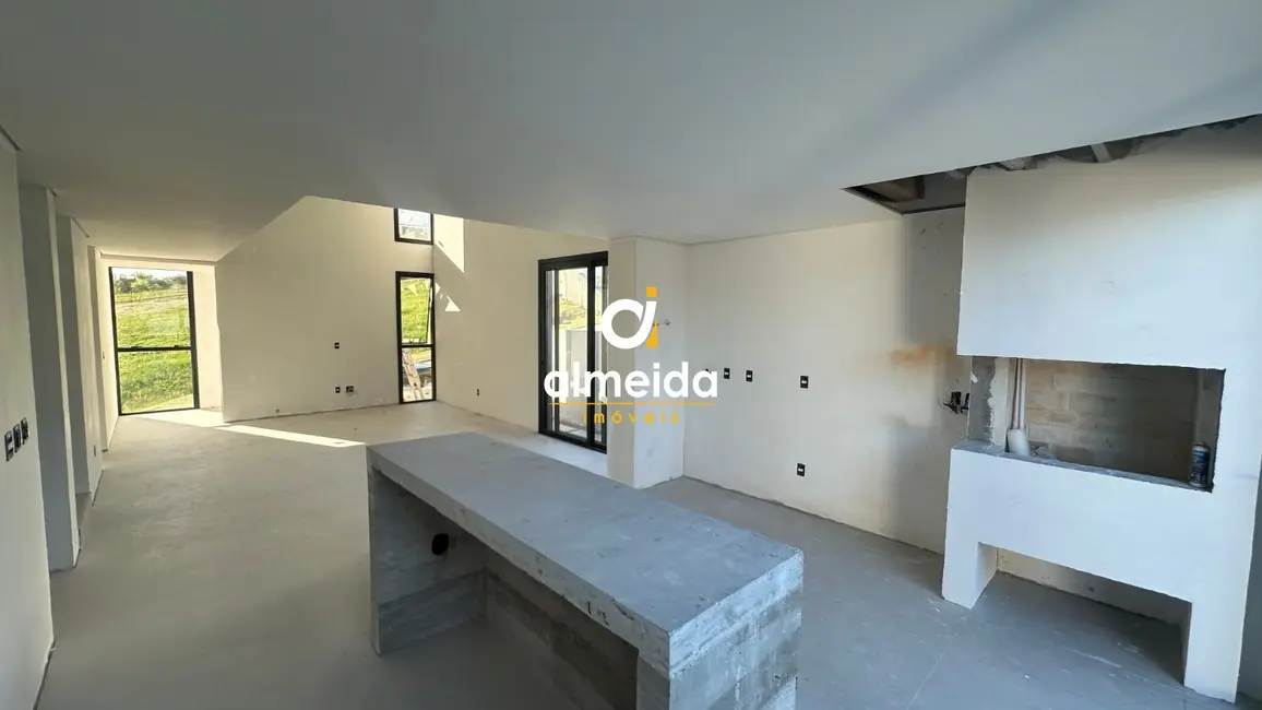 Casa com 3 quartos à venda, 290m2 em Tomazetti, Santa Maria - RS - imagem 3 Foto 3 de Casa com 3 quartos à venda, 290m2 em Tomazetti, Santa Maria - RS