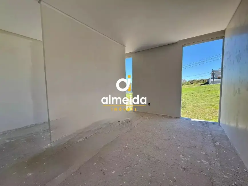 Casa com 3 quartos à venda, 290m2 em Tomazetti, Santa Maria - RS - imagem 7 Foto 7 de Casa com 3 quartos à venda, 290m2 em Tomazetti, Santa Maria - RS