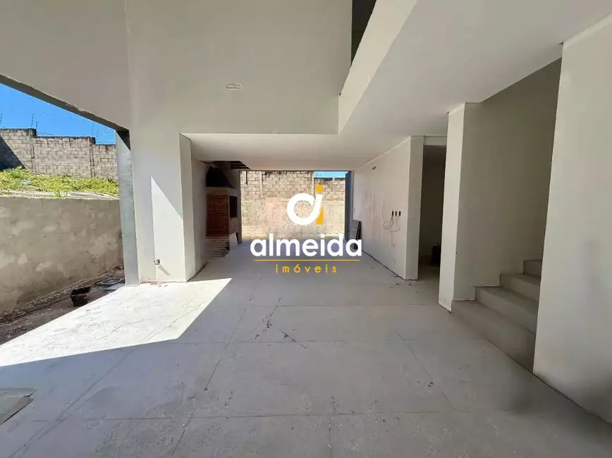 Casa com 3 quartos à venda, 290m2 em Tomazetti, Santa Maria - RS - imagem 6 Foto 6 de Casa com 3 quartos à venda, 290m2 em Tomazetti, Santa Maria - RS