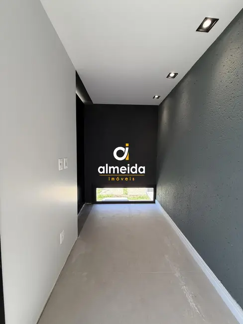 Foto 5 de Casa com 3 quartos à venda, 290m2 em Tomazetti, Santa Maria - RS