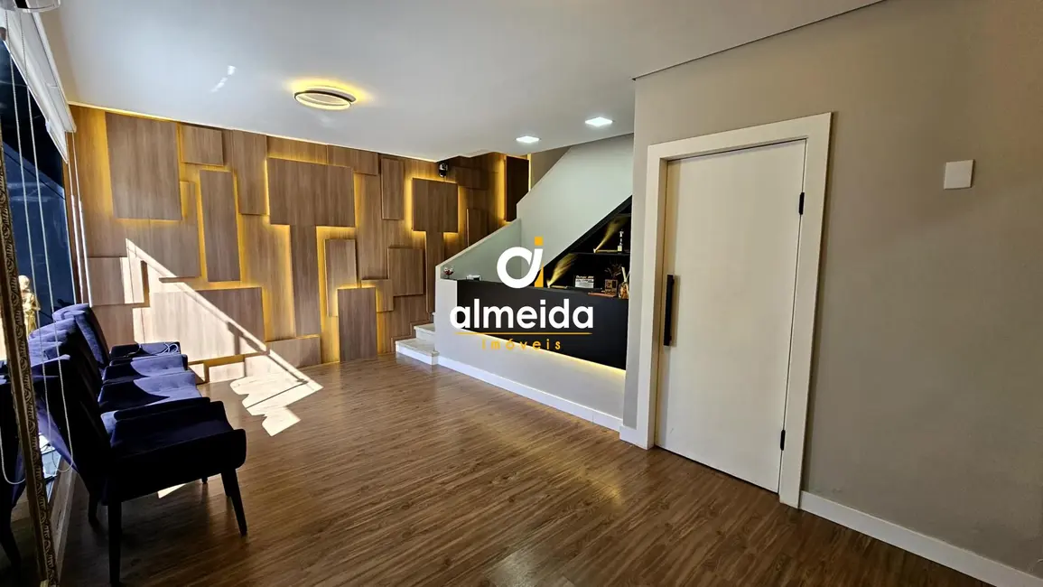 Sala Comercial com 9 quartos para alugar, 234m2 em Nossa Senhora de Lourdes, Santa Maria - RS - imagem 5 Foto 5 de Sala Comercial com 9 quartos para alugar, 234m2 em Nossa Senhora de Lourdes, Santa Maria - RS