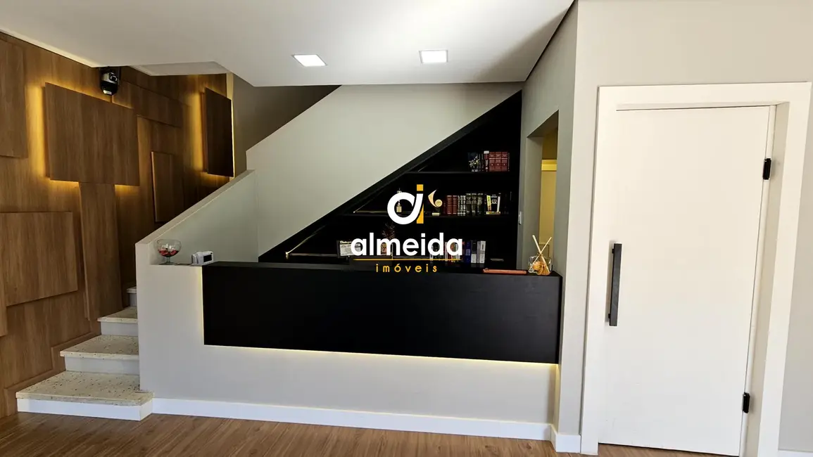 Sala Comercial com 9 quartos para alugar, 234m2 em Nossa Senhora de Lourdes, Santa Maria - RS - imagem 8 Foto 8 de Sala Comercial com 9 quartos para alugar, 234m2 em Nossa Senhora de Lourdes, Santa Maria - RS