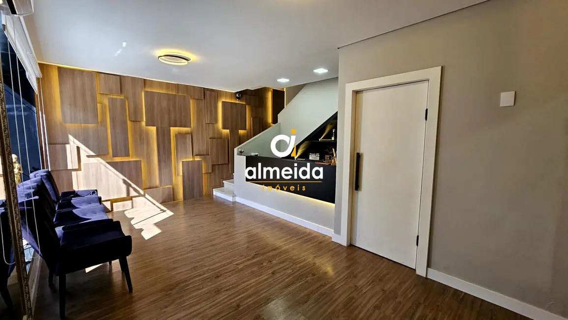 Sala Comercial com 9 quartos para alugar, 234m2 em Nossa Senhora de Lourdes, Santa Maria - RS - imagem 4 Foto 4 de Sala Comercial com 9 quartos para alugar, 234m2 em Nossa Senhora de Lourdes, Santa Maria - RS