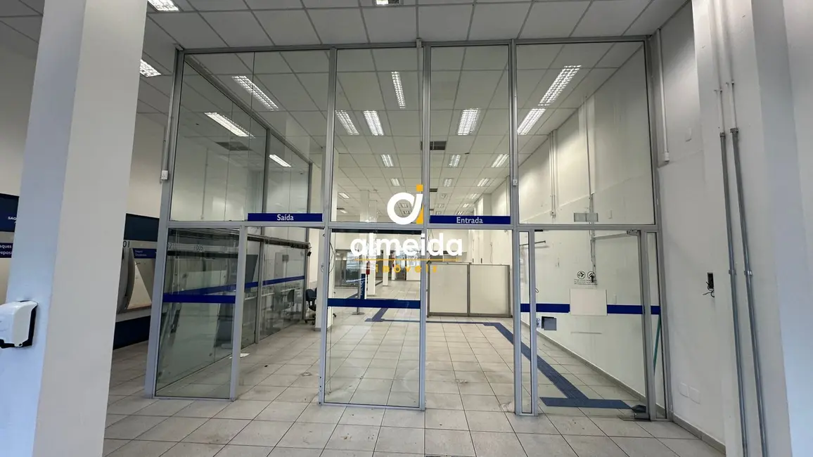 Foto 2 de Sala Comercial com 1 quarto para alugar, 755m2 em Centro, Santa Maria - RS