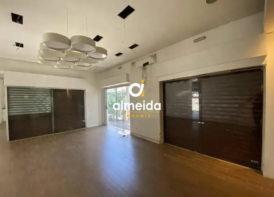 Loja com 1 quarto para alugar, 75m2 em Centro, Santa Maria - RS - imagem 3 Foto 3 de Loja com 1 quarto para alugar, 75m2 em Centro, Santa Maria - RS