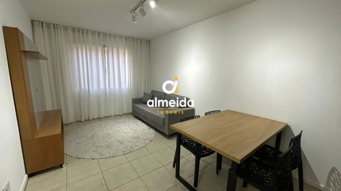 Apartamento com 2 quartos para alugar, 80m2 em Centro, Santa Maria - RS - imagem 2 Foto 2 de Apartamento com 2 quartos para alugar, 80m2 em Centro, Santa Maria - RS