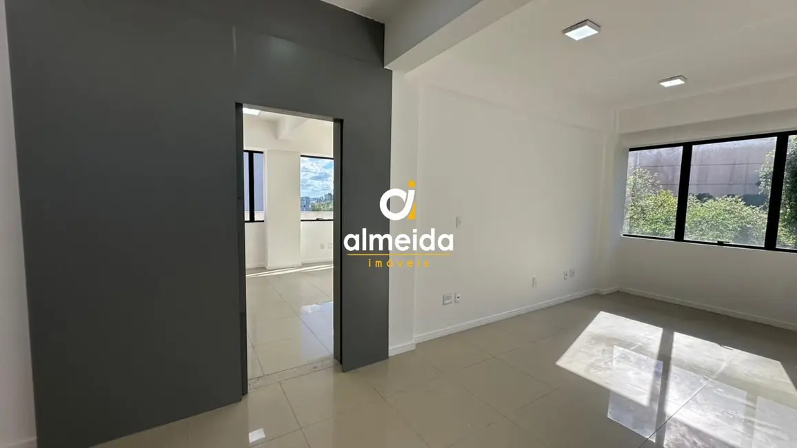 Sala Comercial com 2 quartos para alugar, 96m2 em Nossa Senhora das Dores, Santa Maria - RS - imagem 8 Foto 8 de Sala Comercial com 2 quartos para alugar, 96m2 em Nossa Senhora das Dores, Santa Maria - RS