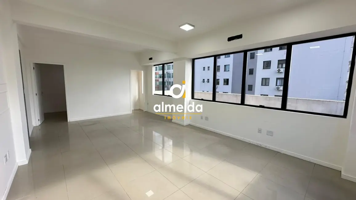 Sala Comercial com 1 quarto para alugar, 46m2 em Nossa Senhora das Dores, Santa Maria - RS - imagem 4 Foto 4 de Sala Comercial com 1 quarto para alugar, 46m2 em Nossa Senhora das Dores, Santa Maria - RS