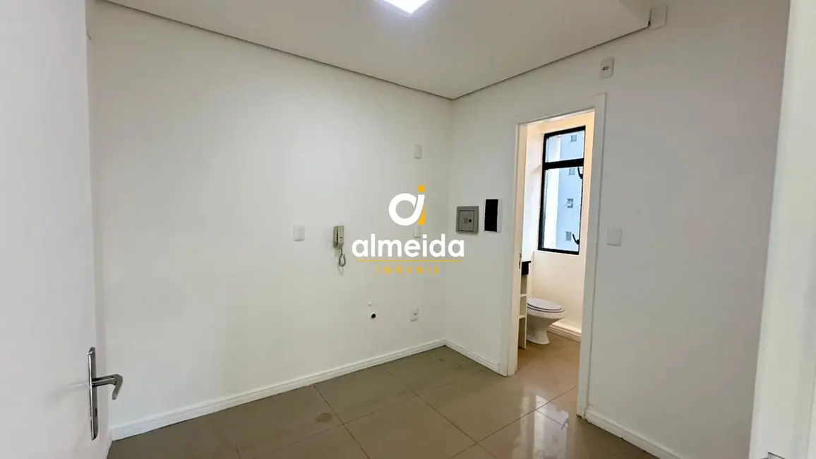 Sala Comercial com 1 quarto para alugar, 46m2 em Nossa Senhora das Dores, Santa Maria - RS - imagem 7 Foto 7 de Sala Comercial com 1 quarto para alugar, 46m2 em Nossa Senhora das Dores, Santa Maria - RS