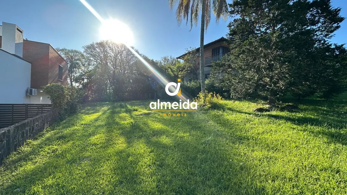 Foto 1 de Terreno / Lote à venda, 588m2 em Tomazetti, Santa Maria - RS