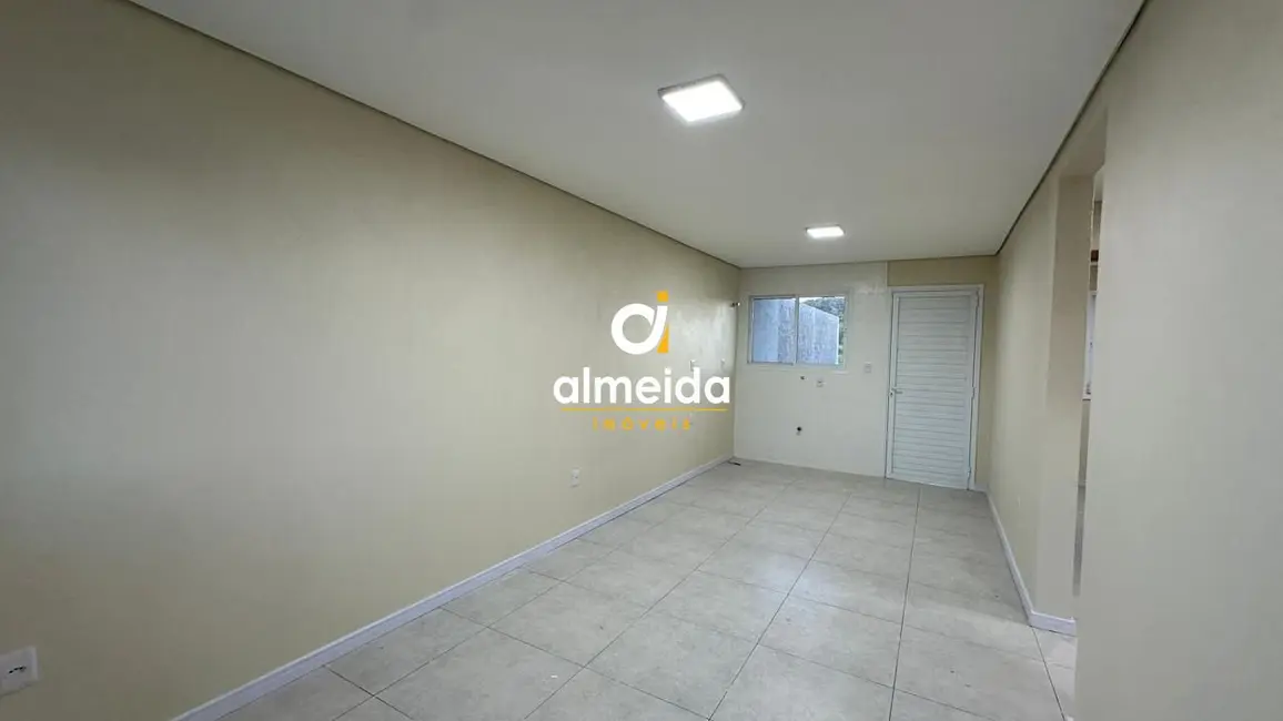 Casa com 2 quartos à venda, 50m2 em Tomazetti, Santa Maria - RS - imagem 4 Foto 4 de Casa com 2 quartos à venda, 50m2 em Tomazetti, Santa Maria - RS