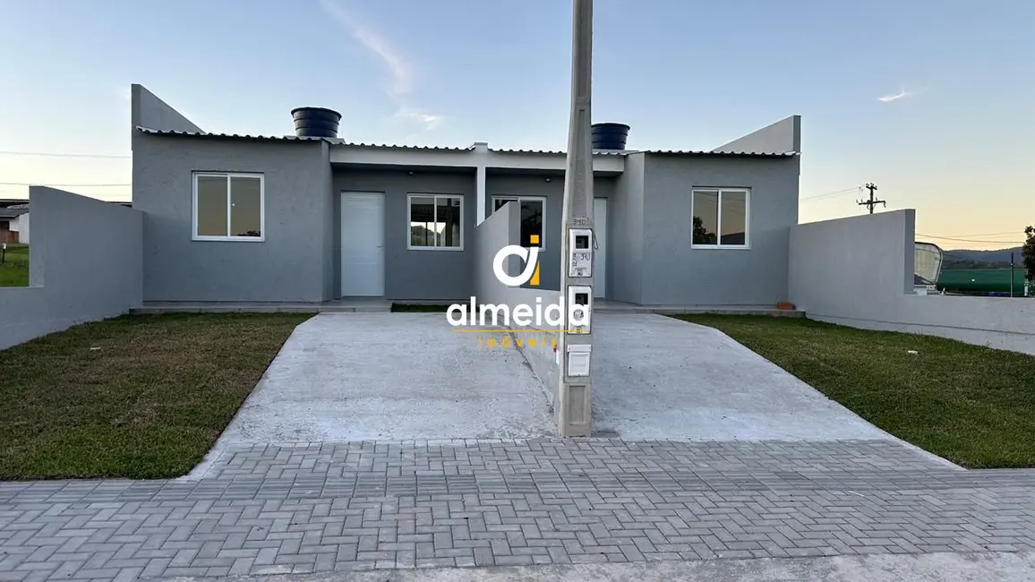Casa com 2 quartos à venda, 50m2 em Tomazetti, Santa Maria - RS - imagem 1 Foto 1 de Casa com 2 quartos à venda, 50m2 em Tomazetti, Santa Maria - RS