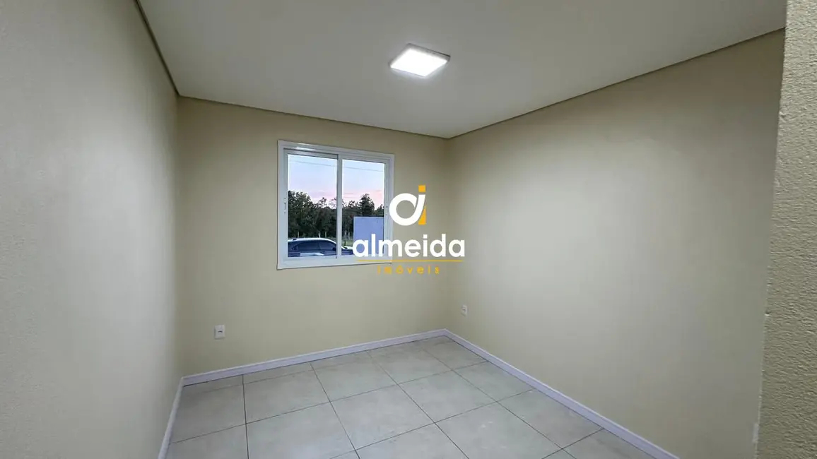Casa com 2 quartos à venda, 50m2 em Tomazetti, Santa Maria - RS - imagem 5 Foto 5 de Casa com 2 quartos à venda, 50m2 em Tomazetti, Santa Maria - RS