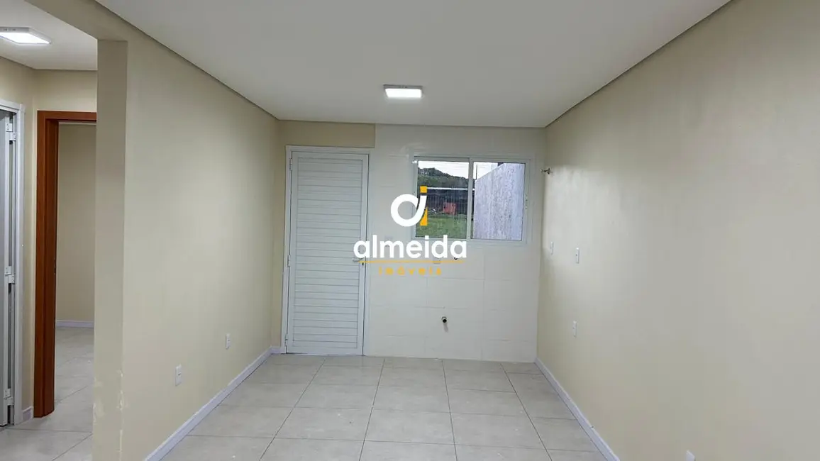 Casa com 2 quartos à venda, 50m2 em Tomazetti, Santa Maria - RS - imagem 2 Foto 2 de Casa com 2 quartos à venda, 50m2 em Tomazetti, Santa Maria - RS