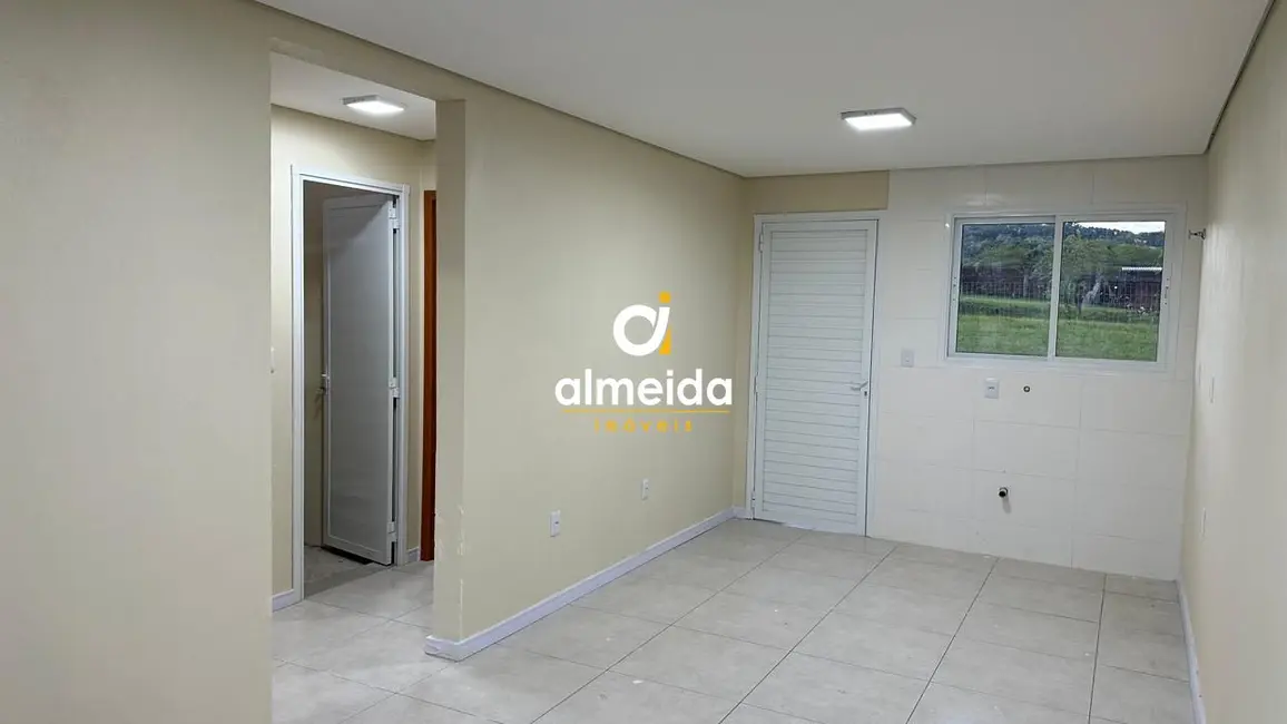 Casa com 2 quartos à venda, 50m2 em Tomazetti, Santa Maria - RS - imagem 3 Foto 3 de Casa com 2 quartos à venda, 50m2 em Tomazetti, Santa Maria - RS