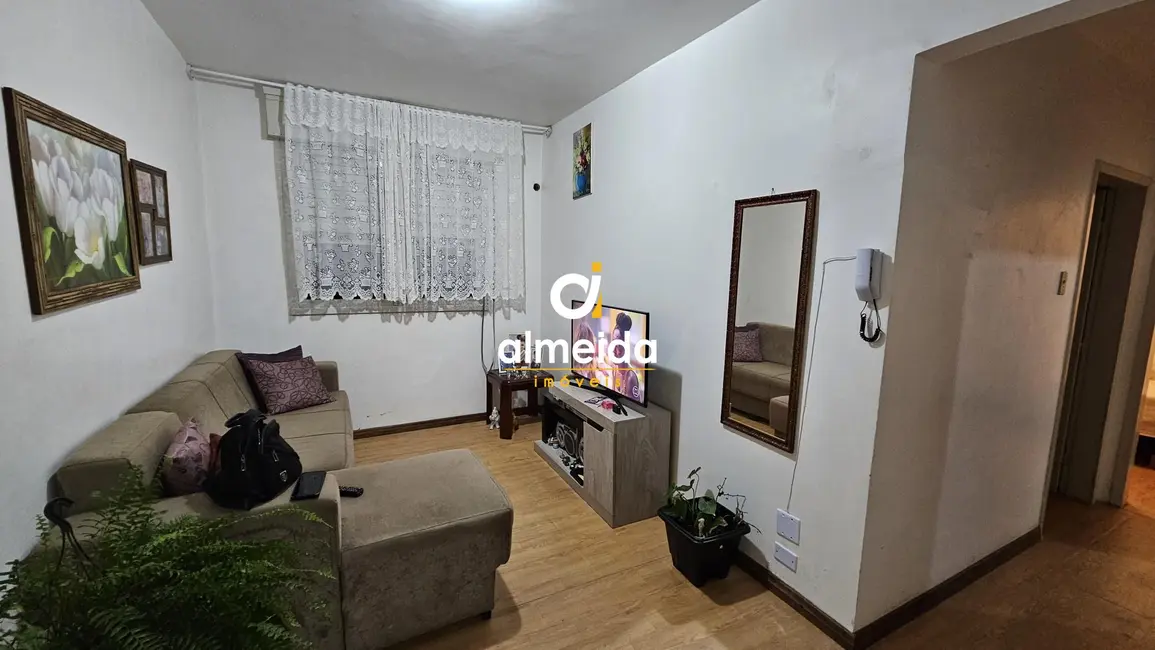 Foto 2 de Apartamento com 3 quartos à venda, 61m2 em Nossa Senhora de Lourdes, Santa Maria - RS