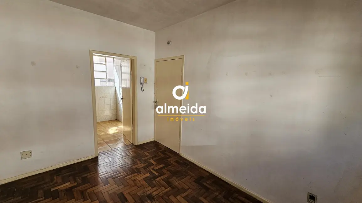 Foto 4 de Apartamento com 2 quartos à venda, 48m2 em Nossa Senhora de Lourdes, Santa Maria - RS
