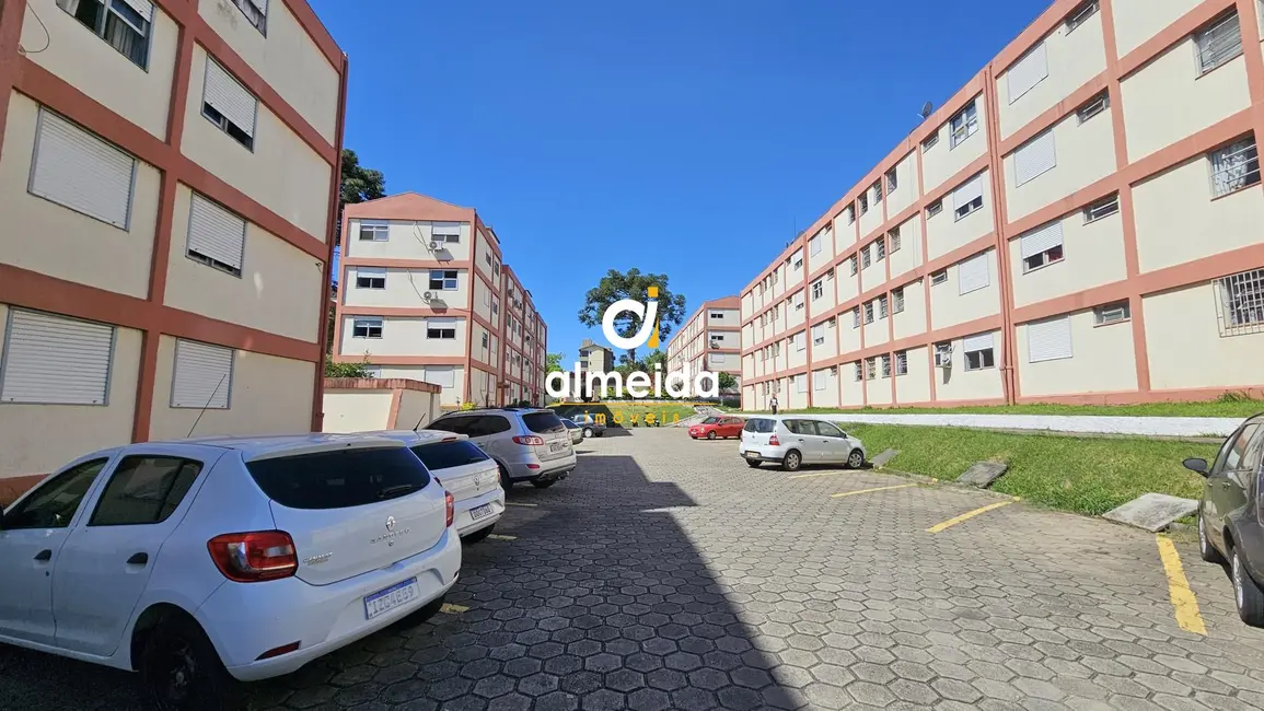 Foto 3 de Apartamento com 2 quartos à venda, 48m2 em Nossa Senhora de Lourdes, Santa Maria - RS