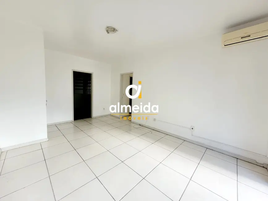 Apartamento com 3 quartos à venda, 107m2 em Centro, Santa Maria - RS - imagem 4 Foto 4 de Apartamento com 3 quartos à venda, 107m2 em Centro, Santa Maria - RS