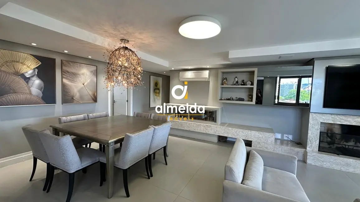 Foto 5 de Apartamento com 3 quartos à venda, 181m2 em Nossa Senhora Medianeira, Santa Maria - RS