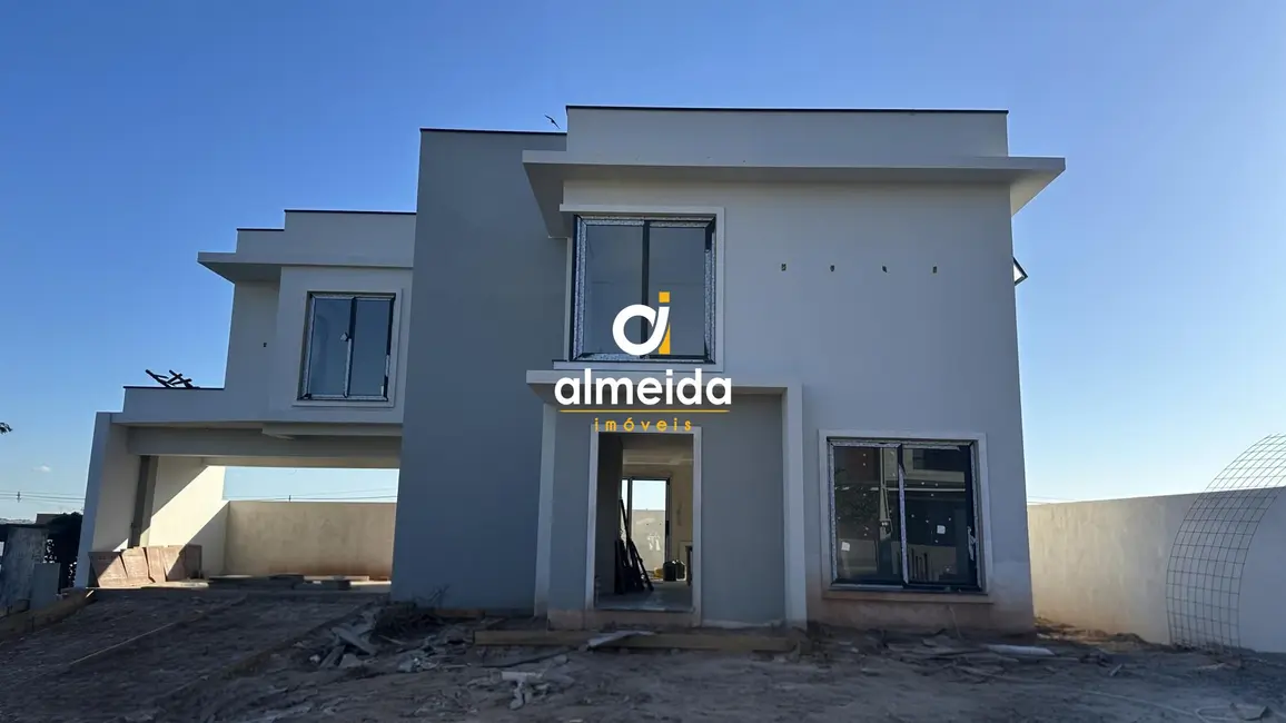 Foto 1 de Casa com 3 quartos à venda, 200m2 em Tomazetti, Santa Maria - RS