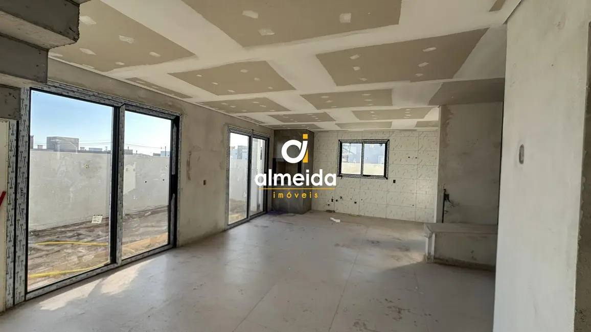 Foto 4 de Casa com 3 quartos à venda, 200m2 em Tomazetti, Santa Maria - RS