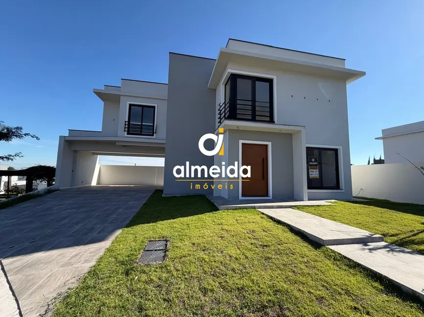 Foto 1 de Casa com 3 quartos à venda, 200m2 em Tomazetti, Santa Maria - RS