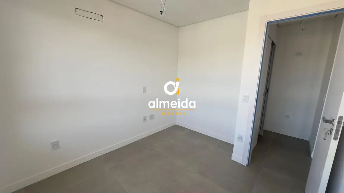 Foto 9 de Apartamento com 1 quarto à venda, 42m2 em Camobi, Santa Maria - RS