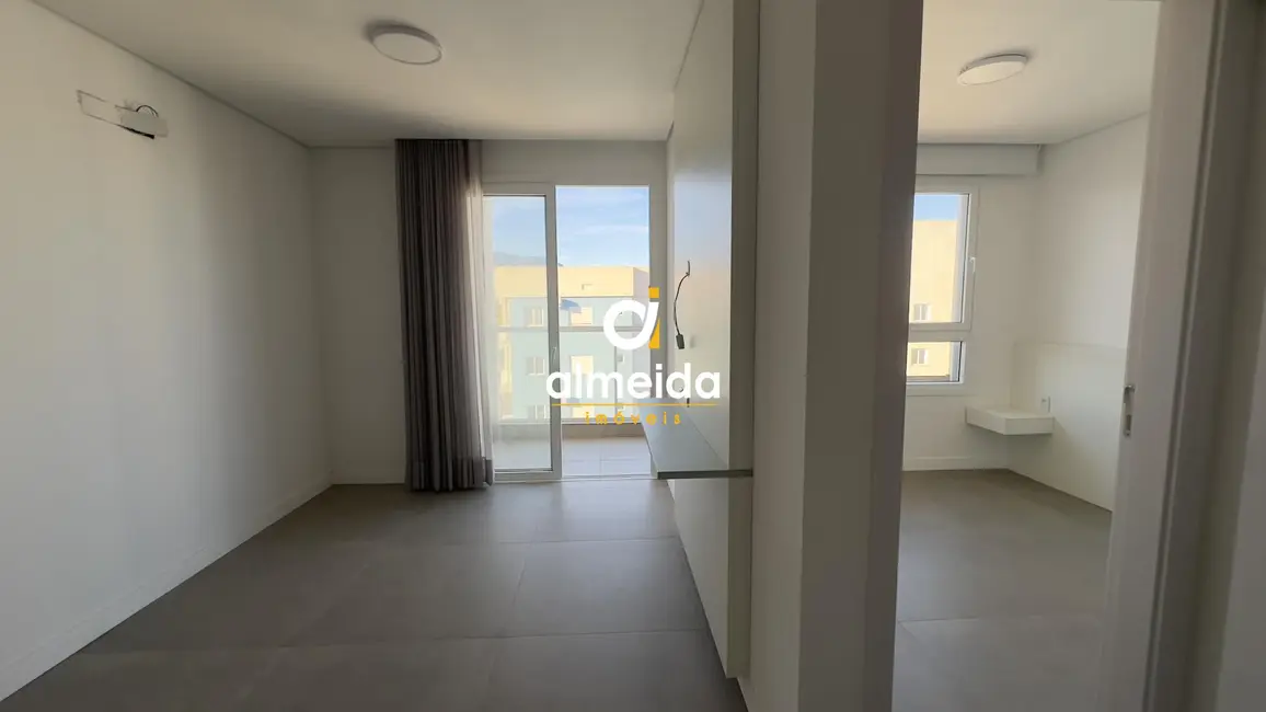 Foto 3 de Apartamento com 1 quarto para alugar, 42m2 em Camobi, Santa Maria - RS