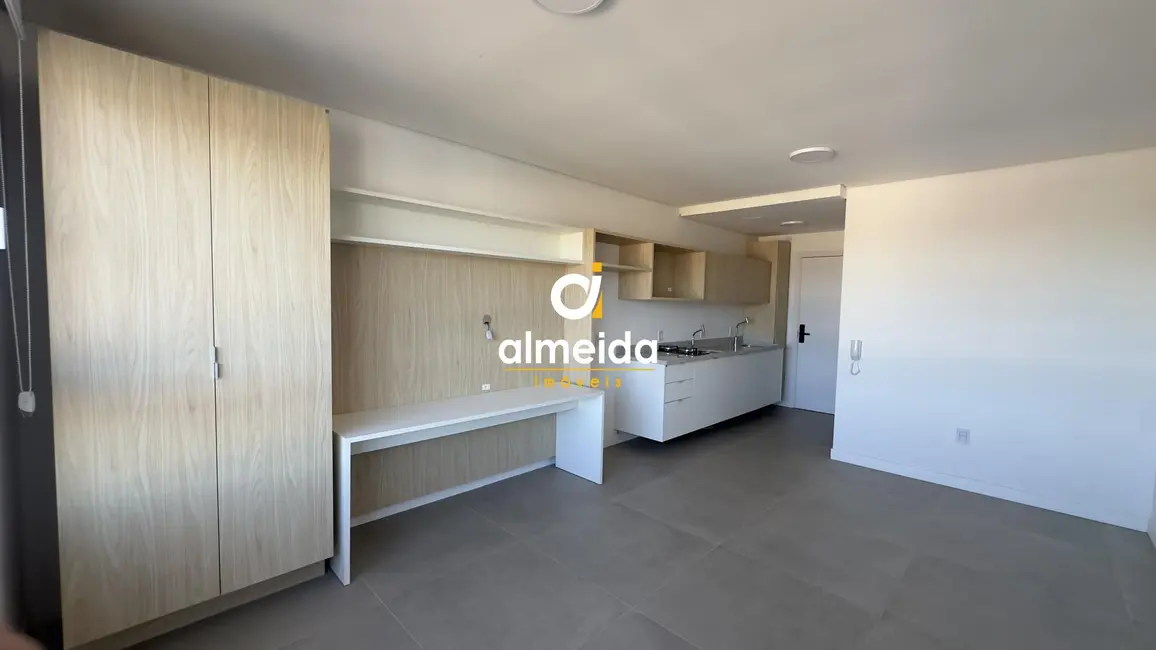 Foto 4 de Apartamento com 1 quarto para alugar, 28m2 em Camobi, Santa Maria - RS
