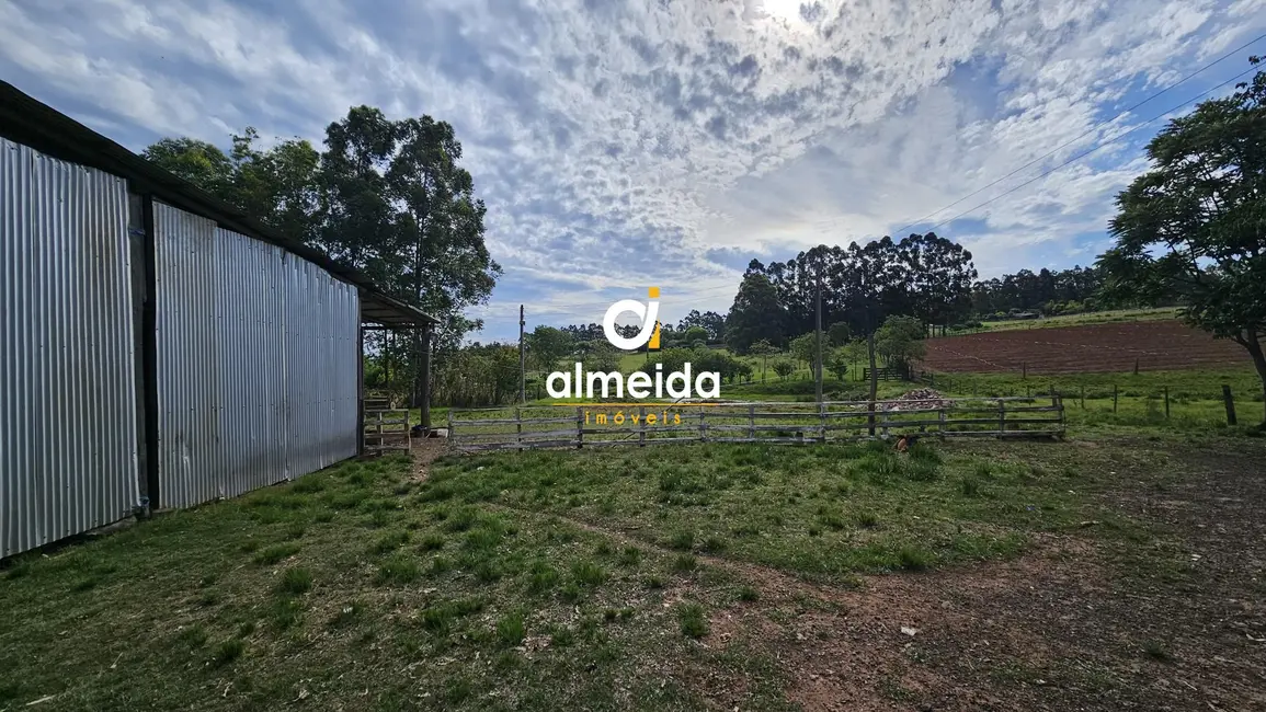 Foto 4 de Chácara com 3 quartos à venda, 500m2 em Santa Maria - RS