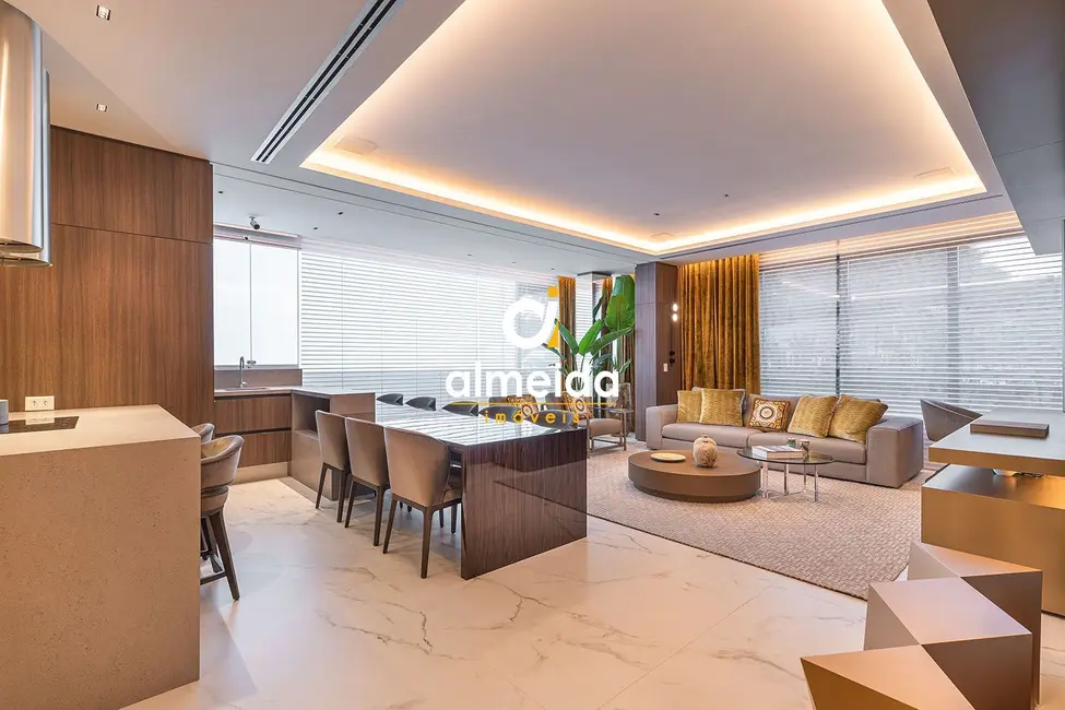 Apartamento com 3 quartos à venda, 155m2 em Bigorrilho, Curitiba - PR - imagem 4 Foto 4 de Apartamento com 3 quartos à venda, 155m2 em Bigorrilho, Curitiba - PR