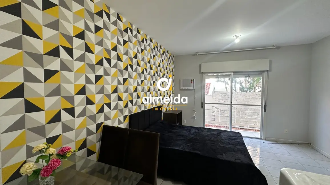 Foto 3 de Kitnet à venda, 32m2 em Menino Jesus, Santa Maria - RS