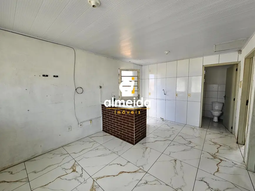 Foto 2 de Casa com 2 quartos à venda, 68m2 em Diácono João Luiz Pozzobon, Santa Maria - RS
