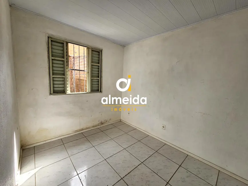 Foto 9 de Casa com 2 quartos à venda, 68m2 em Diácono João Luiz Pozzobon, Santa Maria - RS
