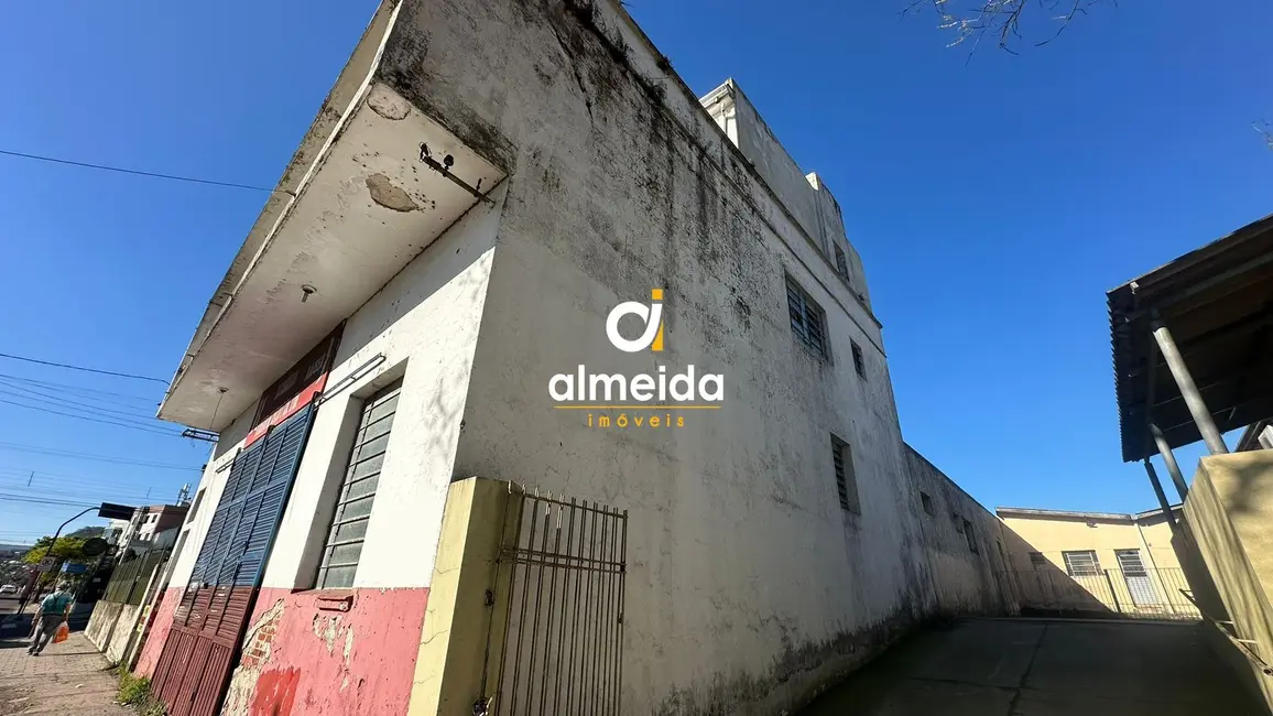 Foto 2 de Prédio Inteiro com 5 quartos à venda, 5000m2 em Nossa Senhora das Dores, Santa Maria - RS