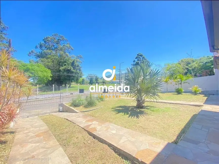 Foto 2 de Casa com 4 quartos à venda, 159m2 em Nossa Senhora do Perpétuo Socorro, Santa Maria - RS